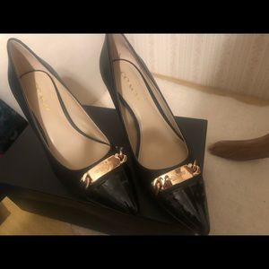 Coach pumps